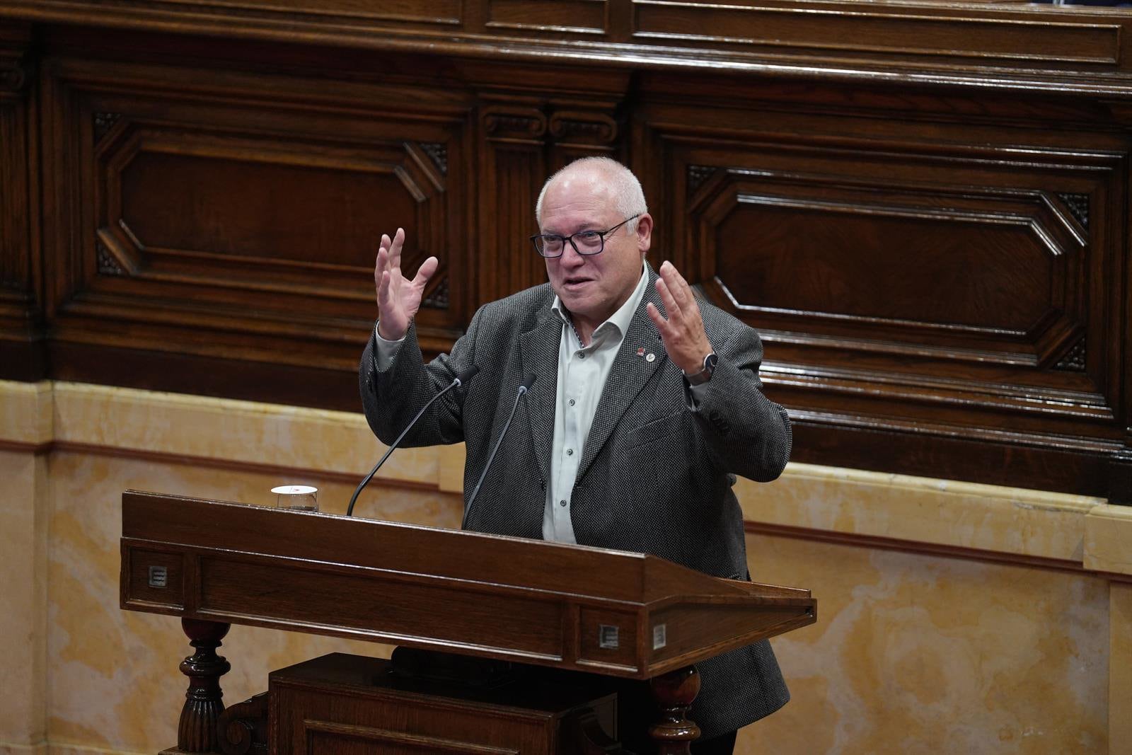 22/10/2026 El diputado de Junts y exconseller Lluís Puig, interviene en el Parlament de Catalunya, a 22 de octubre de 2026, en Barcelona, Catalunya (España). Rull ha recibido al exconseller de Cultura de la Generalitat y diputado de Junts Lluís Puig en la Cámara catalana y le ha dado la bienvenida y la palabra en el pleno tras recibir la amnistía del Tribunal Supremo.POLITICA David Zorrakino - Europa Press