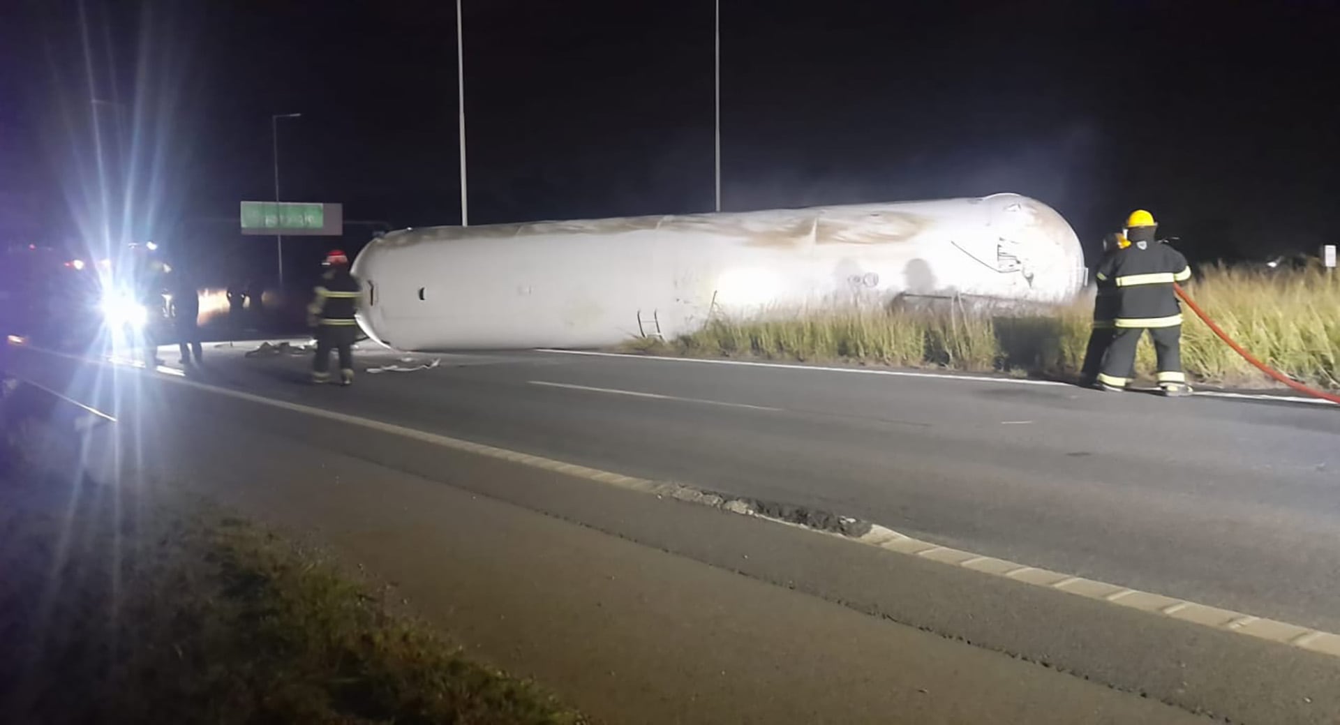 El camionero fallecido transportaba gas licuado.