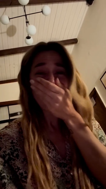Jimena Barón emocionada por el parto de su perra