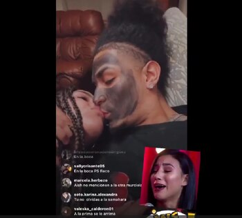 Youna se graba besando a