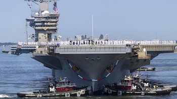 Heridos ocho marineros a causa de un incendio en el portaaeronaves estadounidense 'USS Dwight D. Eisenhower'