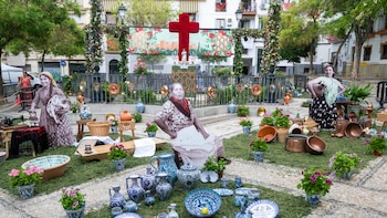 Granada despide sus Cruces de