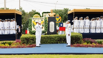 Perú recuerda el Combate del 2 de Mayo en ceremonia por el 160 aniversario en la Plaza Cañón del Pueblo. (Foto: MINDEF)