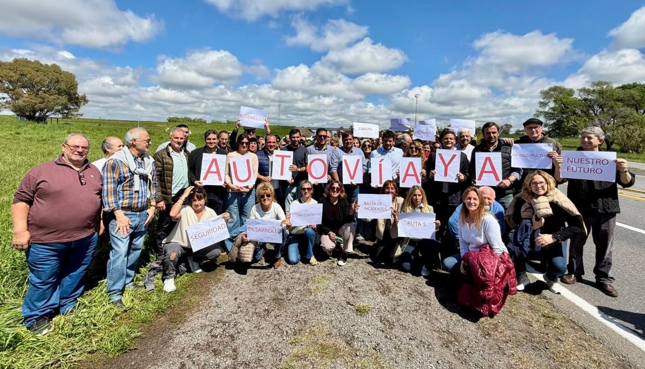 Integrantes de la Unión Cívica Radical hicieron una presentación judicial por el estado de la Ruta Nacional 5
