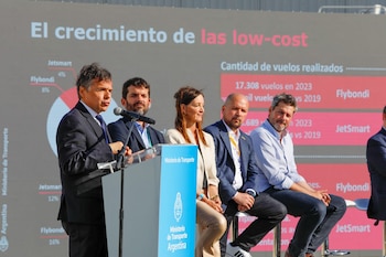 El ministro de Transporte Diego Giuliano presentó nuevas aeronaves junto a los titulares de Aerolíneas Argentinas, Flybondi y Jetsmart