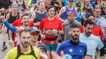 Salvador Illa corriendo el maratón