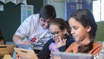 Fundación Cibervoluntarios frena la brecha