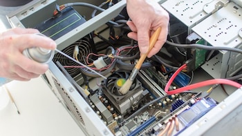 El mantenimiento tecnológico es otro