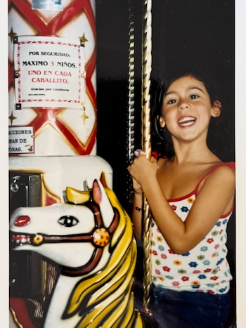 Una de las postales vintage que Raggi compartió de Renata Repetto, su hija