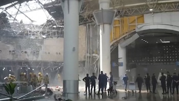 Así quedó el aeropuerto de Kuwait tras el ataque iraní con drones y misiles que dejó al menos un muerto