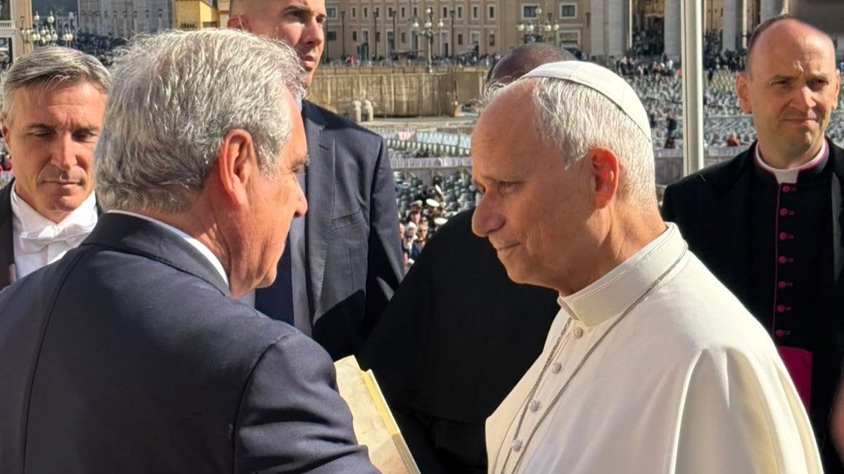 La farmacia europea traslada al Papa León XIV su compromiso con la atención a las personas más vulnerables