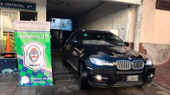 La camioneta tras el hallazgo.