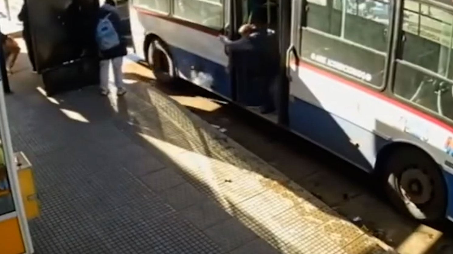 Las cámaras de seguridad de un comercio registraron el accidente en González Catán y el video será una prueba clave en las acciones legales de la familia