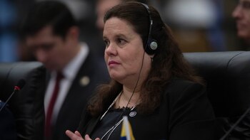 Dimite la ministra chilena de