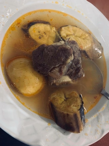 El caldo loco es típico