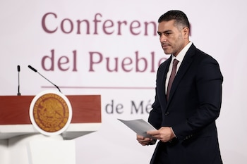 El secretario de Seguridad y Protección Ciudadana, Omar García Harfuch, participa en una rueda de prensa en Palacio Nacional de la Ciudad de México (México). EFE/José Méndez