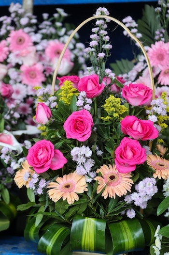 La industria guatemalteca de flores genera ventas anuales de hasta USD 123 millones, con las flores de corte aportando hasta USD 60 millones al año. (Cortesía: Dirección de Mercados Municipalidad de Guatemala)