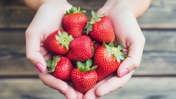 Ocho frutillas medianas contienen el