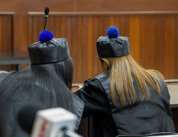 La investigación oficial sobre Silverio Silien reveló uso de títulos académicos falsos y un exequátur inexistente para captar familias confiadas en su falsa acreditación profesional. (Foto cortesía MP)