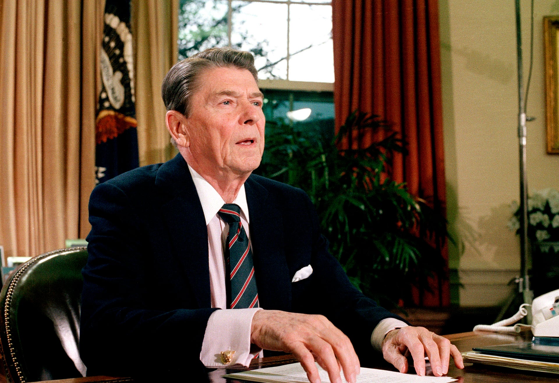 Durante la presidencia de Ronald Reagan, se recortaron fondos clave para la supervisión federal de la contaminación sonora en Estados Unidos (AP Photo/Dennis Cook, File)