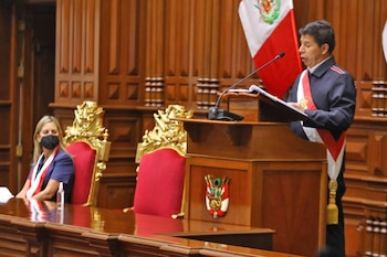 Pedro Castillo afronta una moción