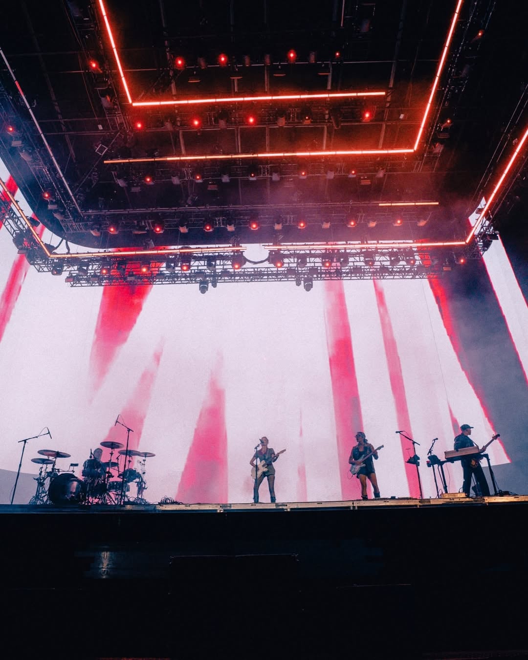 Halsey reconoció a The Warning como