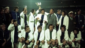 El Magdeburgo salió campeón de la Recopa de Europa 1974 tras batir a AC Milan. - Crédito: AFP