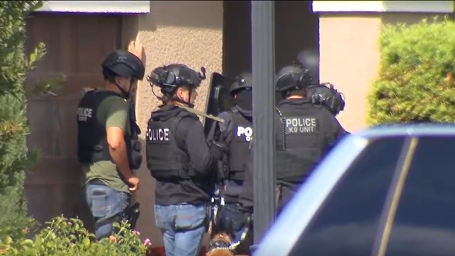Un hombre incendió un tráiler y se atrincheró tras un operativo por violencia doméstica en Fresno, California