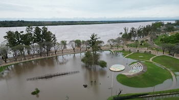 El Niño comenzó a golpear en el Litoral: ya se produjeron las primeras evacuaciones y hay restricciones para cruzar a Brasil y Uruguay