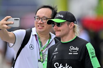 Las redes sociales jugaron un papel importante en la última etapa de Bottas, permitiéndole conectar de manera más cercana con sus seguidores y haciéndolo sentir más querido por sus fans (REUTERS)
