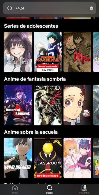 Captura de pantalla de una interfaz de streaming móvil con barra de búsqueda '7424' y varias filas de animes organizados por categorías