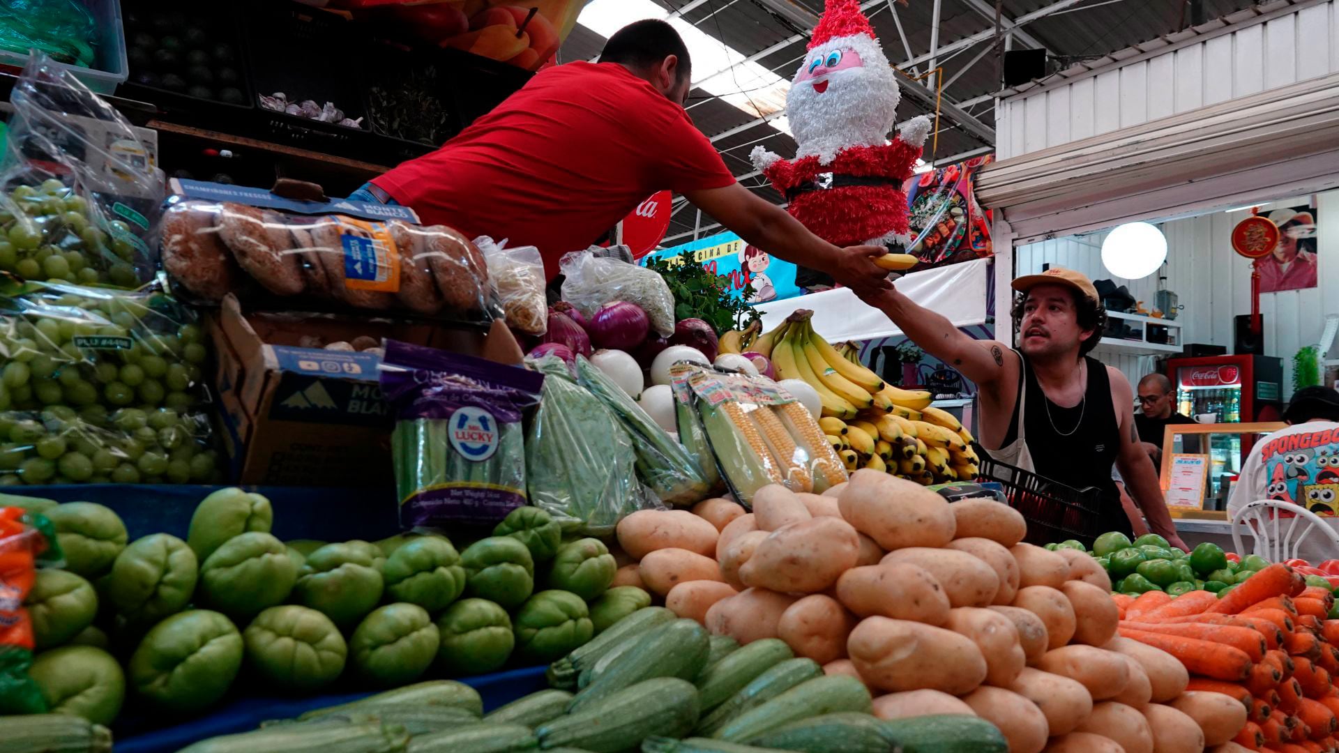 La inflación anual en México se ubicó en 3.8 % en noviembre de 2025, según datos del INEGI. (Cuartoscuro)