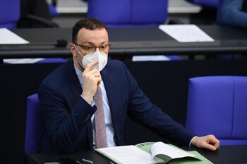 FOTO DE ARCHIVO: El ministro