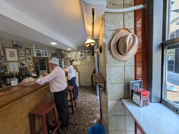 Percha "Arturo Pérez-Reverte" en el