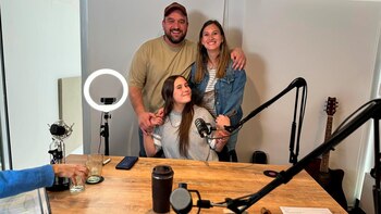 Gaby toca piano, guitarra, ukelele