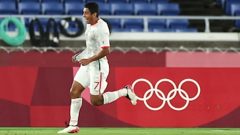 Luis Romo aportó en la zona defensiva y ofensiva del conjunto tricolor (Foto: Christian Hartmann/REUTERS)