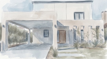 Ilustración de una casa moderna de dos pisos con fachada clara, garaje techado a la izquierda, entrada principal y vegetación.