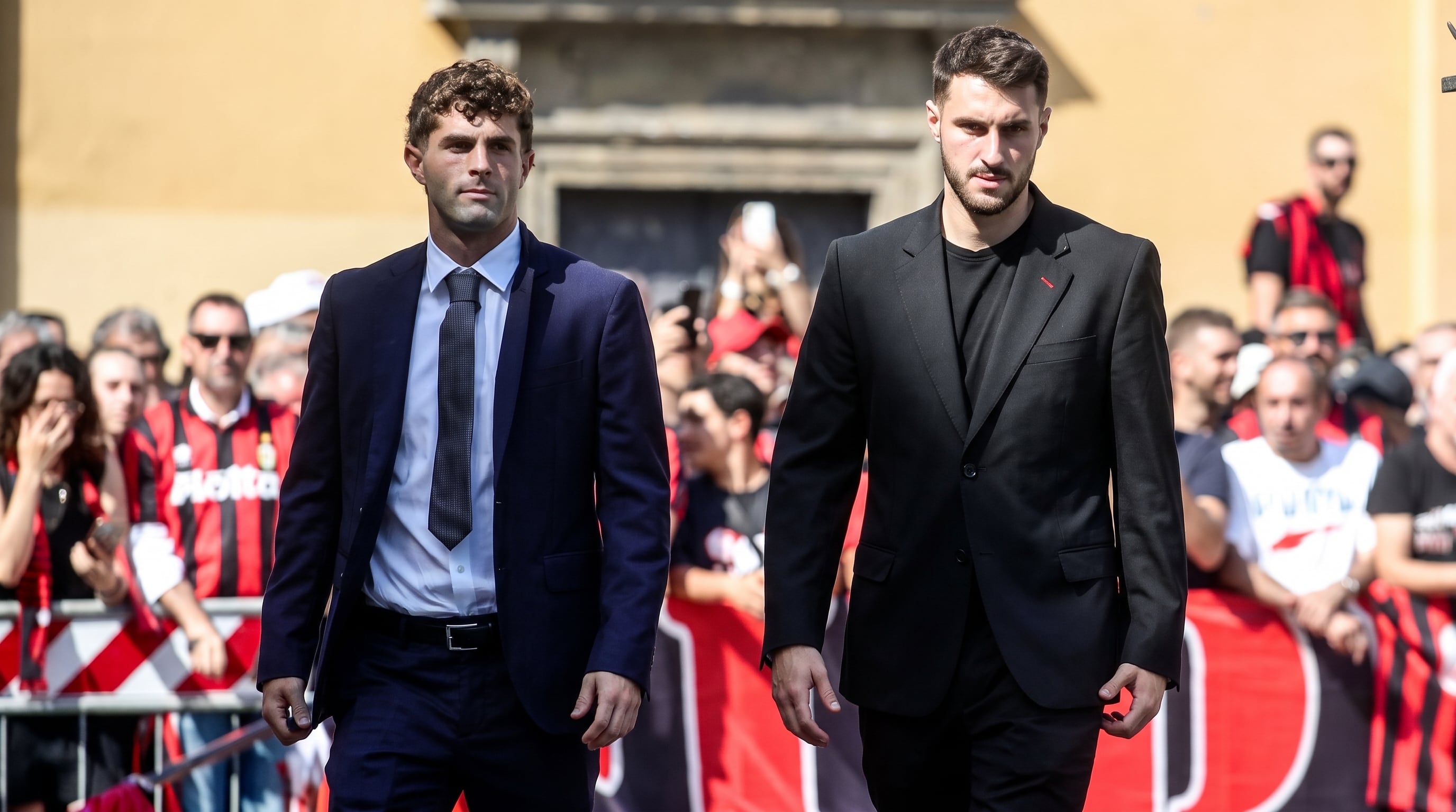 Santiago Giménez acudió al funeral de Franco Baresi: así se despidió del histórico defensor italiano