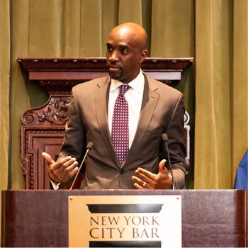 Xavier R. Donaldson se unió