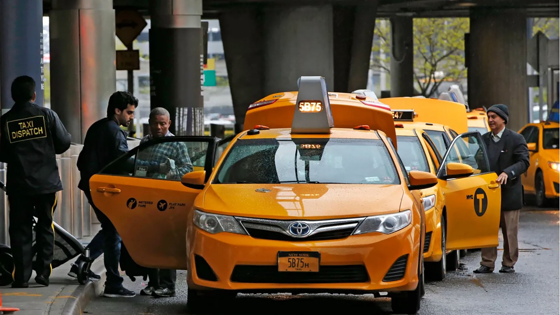 El proyecto para los choferes de taxis contempla la instalación de una enfermería en el aeropuerto John F. Kennedy (Kathy Willens | AP)