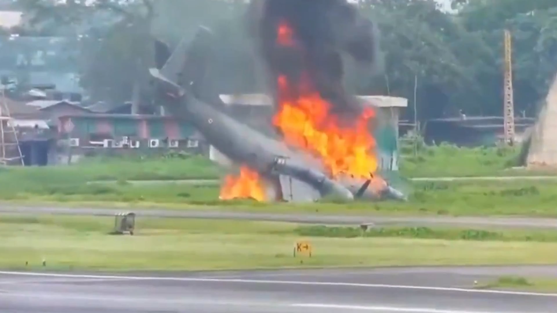Cinco soldados muertos tras la caída de un avión militar en Jorhat, India
