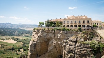 El Parador al borde de