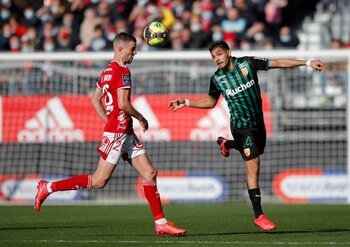 El defensor argentino juega en