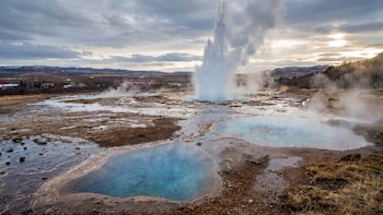 El valle de Islandia donde el agua hierve, el vapor emerge del suelo y casi nada puede sobrevivir