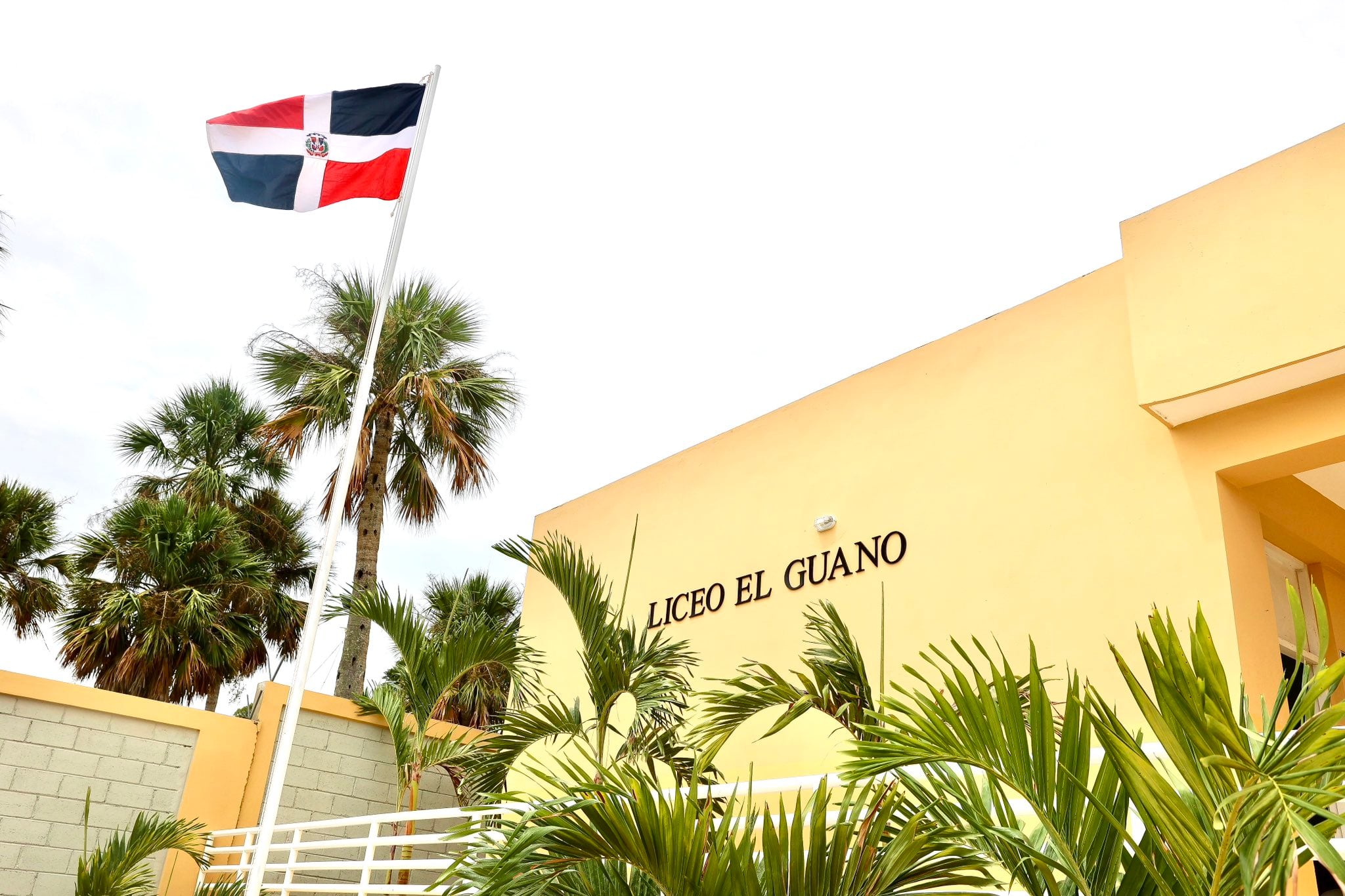 La construcción de ambos planteles educativos requirió una inversión total de 178 millones de pesos dominicanos a cargo de la Dirección de Infraestructura Escolar. (Foto cortesía Presidencia de la República Dominicana)
