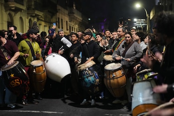 Masivo último adiós a Ruben Rada en Montevideo