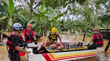 Rescate de perros, adultos mayores e inundaciones: Este es el impacto que deja la Onda Tropical en Costa Rica