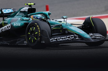 Fernando Alonso durante el test de pretemporada en el circuito internacional de Bahrein (REUTERS/Hamad I Mohammed)