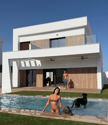 Sofía Suescun y Kiko Jiménez en Finestrat
