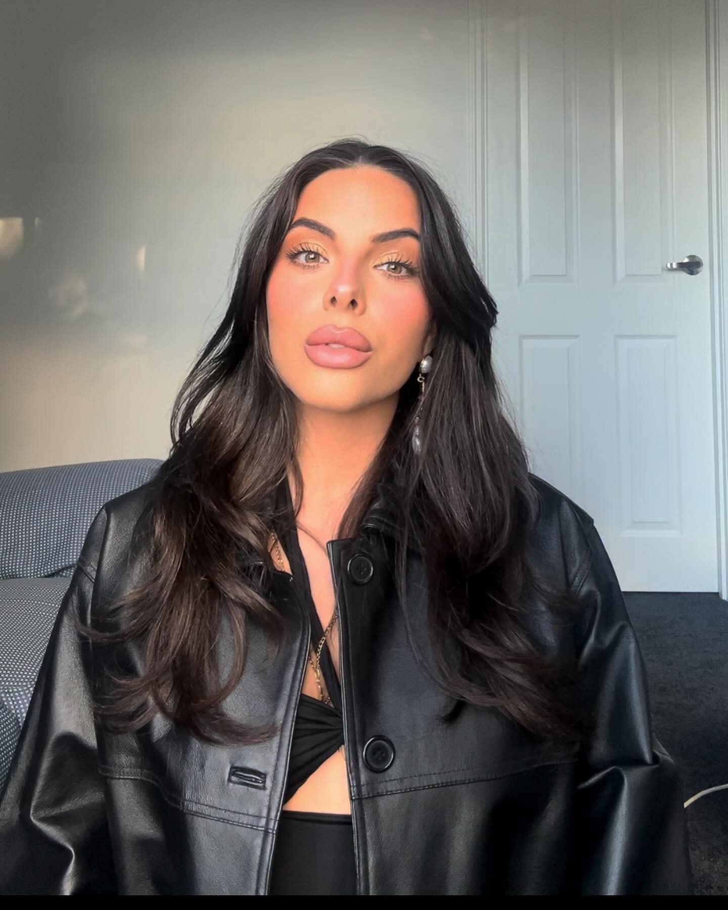 Sinis empezó a trabajar como manager de creadoras de OnlyFans durante la pandemia para mejorar sus ingresos y dejar el sector de la hospitalidad (Instagram/@victoria.sinis)